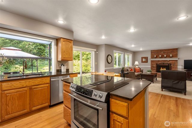 19318 SE 328th Place, Kent, WA 98042
