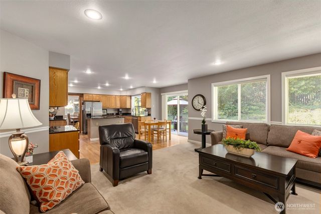 19318 SE 328th Place, Kent, WA 98042