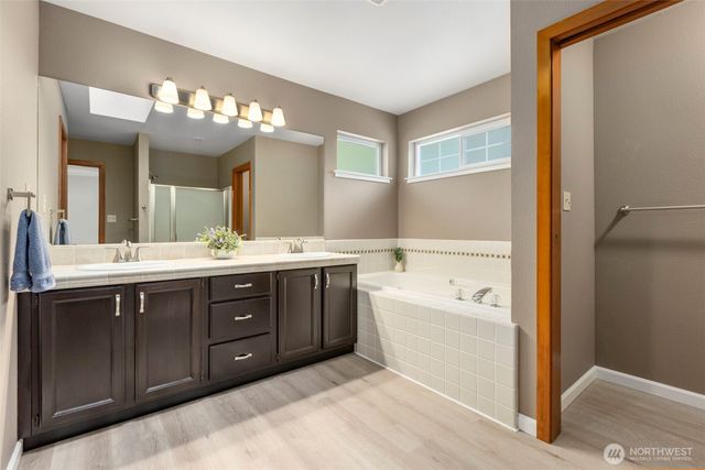 19318 SE 328th Place, Kent, WA 98042