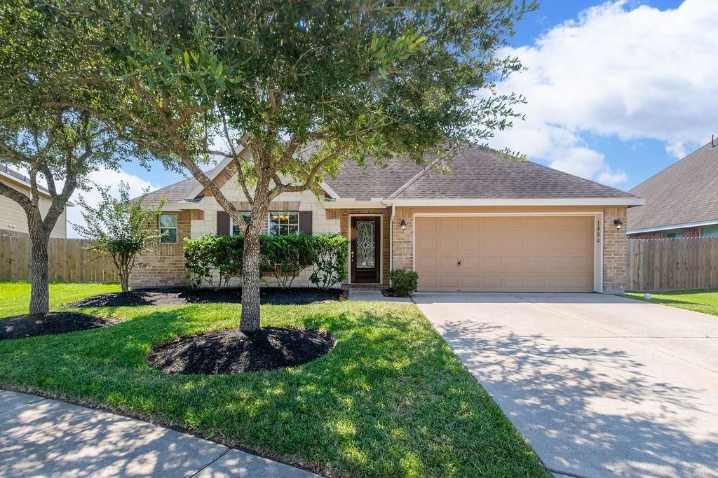 1804 Oakbranch Drive, Pearland, TX 77581