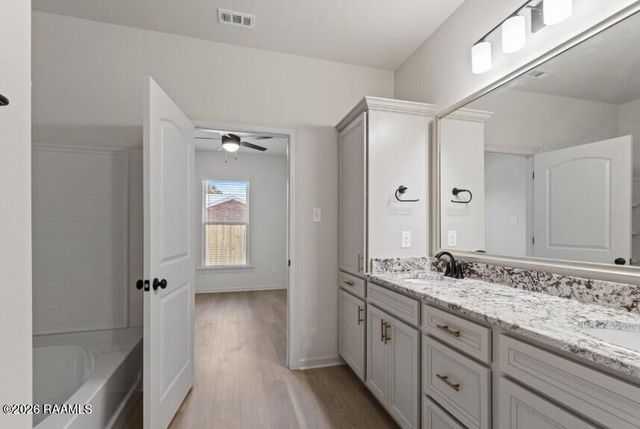 103 Foster Grove Drive, Youngsville, LA 70592