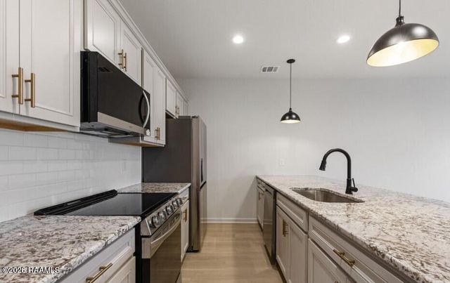 103 Foster Grove Drive, Youngsville, LA 70592