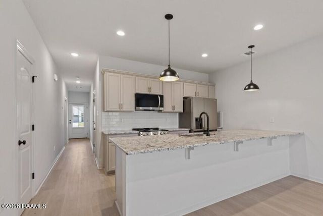 103 Foster Grove Drive, Youngsville, LA 70592