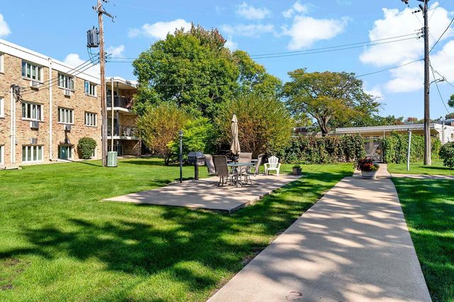 4351 Parklawn Avenue 105E, Edina, MN 55435