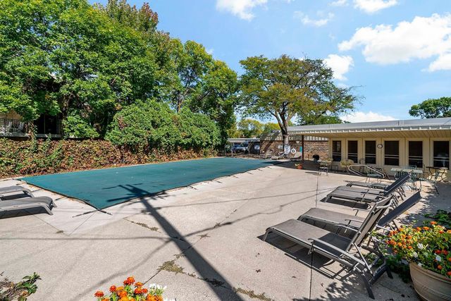 4351 Parklawn Avenue 105E, Edina, MN 55435