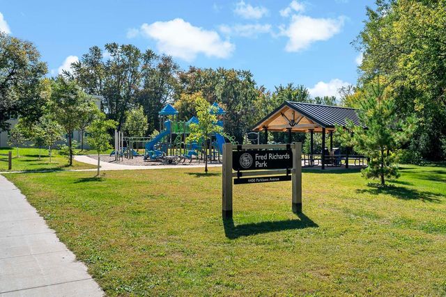 4351 Parklawn Avenue 105E, Edina, MN 55435