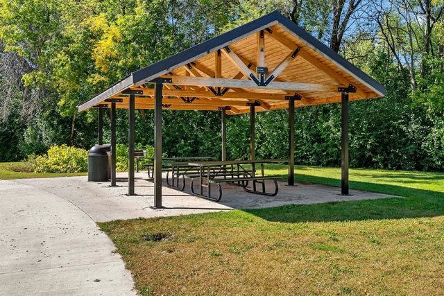 4351 Parklawn Avenue 105E, Edina, MN 55435