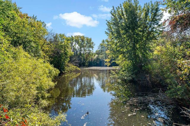 4351 Parklawn Avenue 105E, Edina, MN 55435