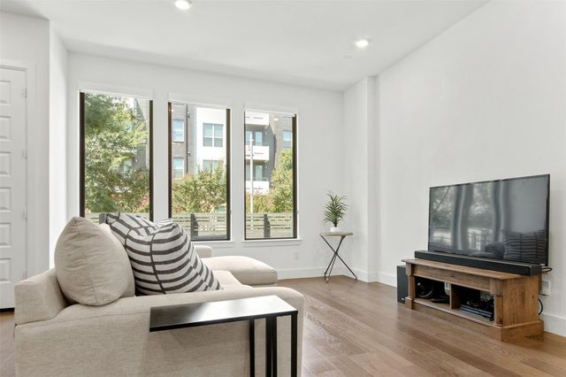 7867 Verona Place, Dallas, TX 75231