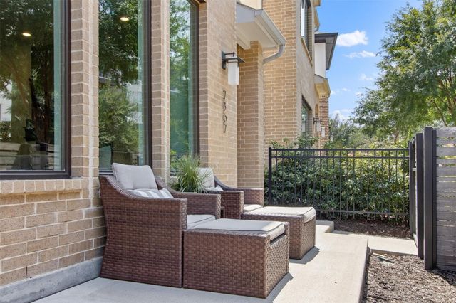 7867 Verona Place, Dallas, TX 75231