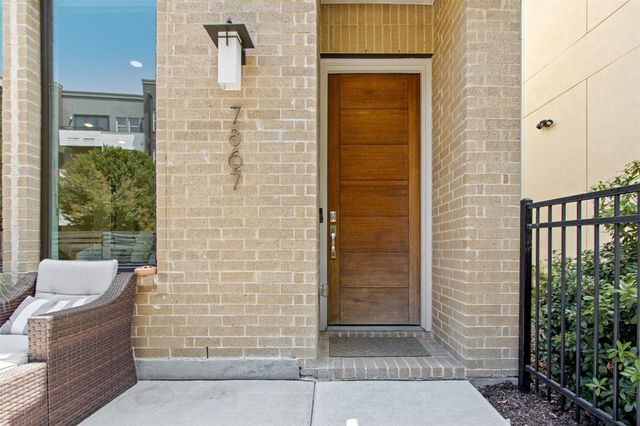 7867 Verona Place, Dallas, TX 75231
