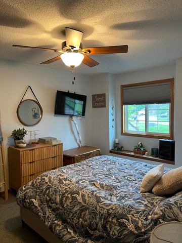 7026 19th Street N 3, Oakdale, MN 55128