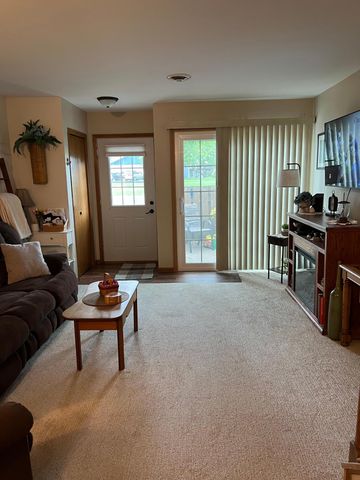 7026 19th Street N 3, Oakdale, MN 55128