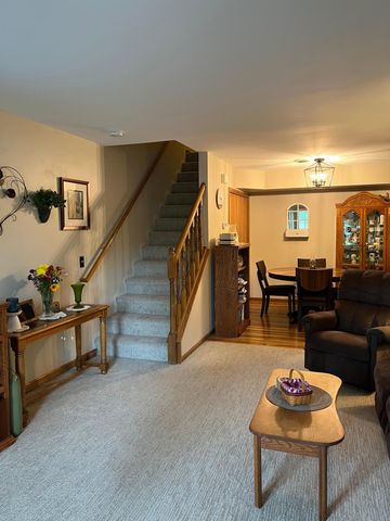 7026 19th Street N 3, Oakdale, MN 55128