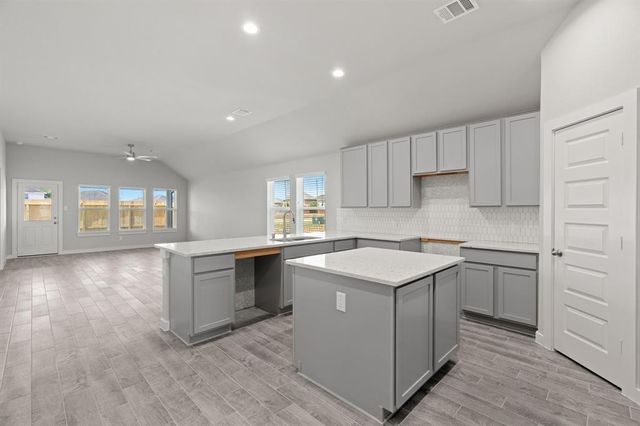 5630 Silverleaf Oak Lane, Houston, TX 77066