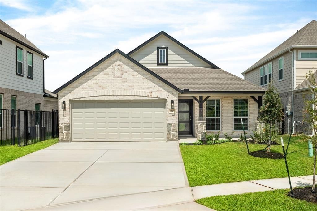 5630 Silverleaf Oak Lane, Houston, TX 77066