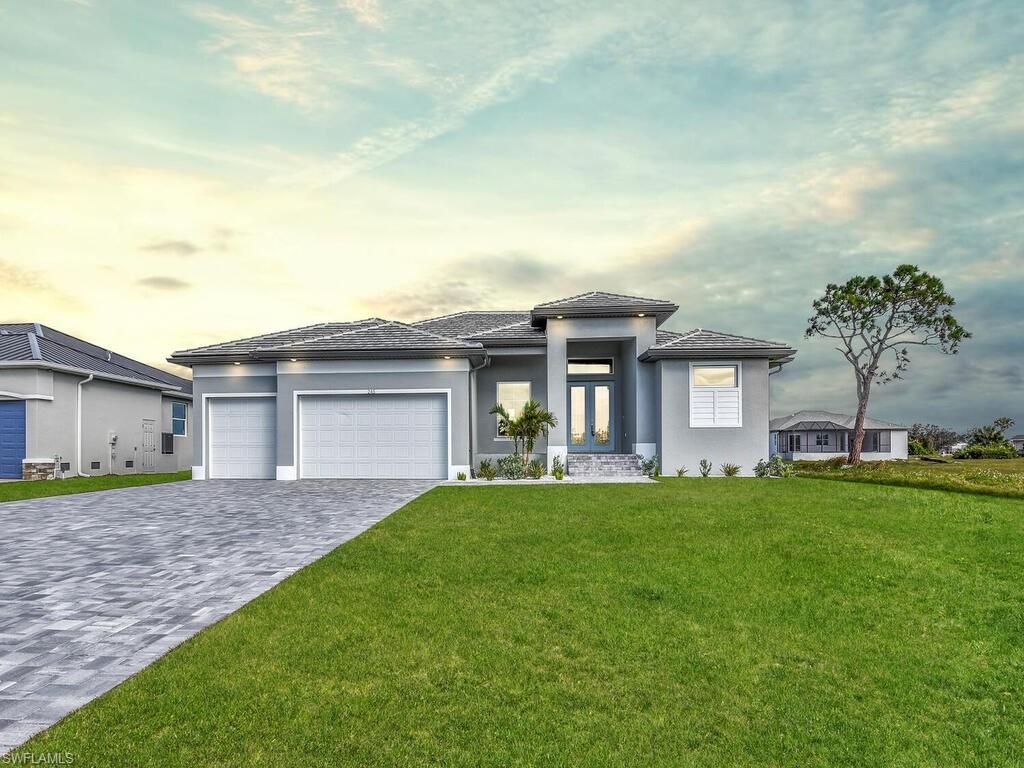 111 Long Meadow LN, Rotonda West, FL 33981