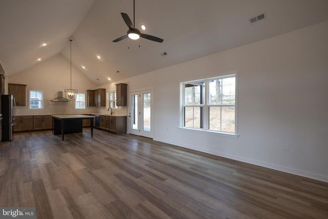 79 HASKELL DR, Martinsburg, WV 25404