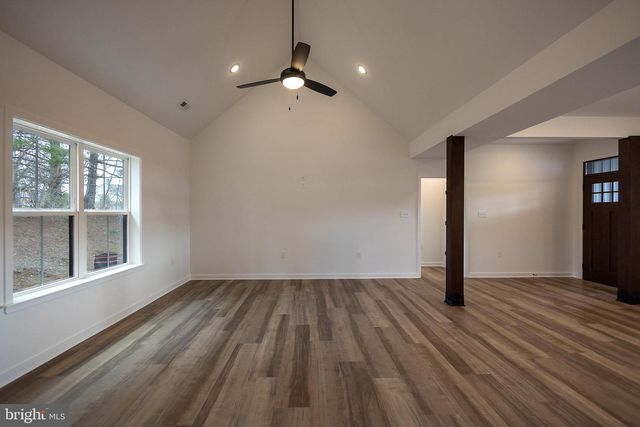 79 HASKELL DR, Martinsburg, WV 25404