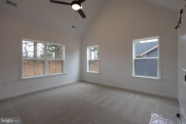 79 HASKELL DR, Martinsburg, WV 25404