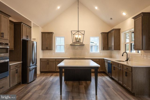 79 HASKELL DR, Martinsburg, WV 25404