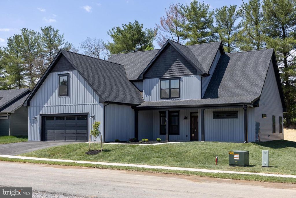 79 HASKELL DR, Martinsburg, WV 25404