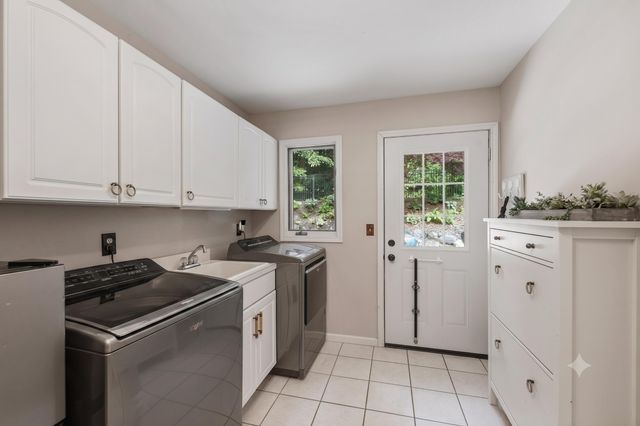 6430 Breckenridge Drive, Kalamazoo, MI 49009