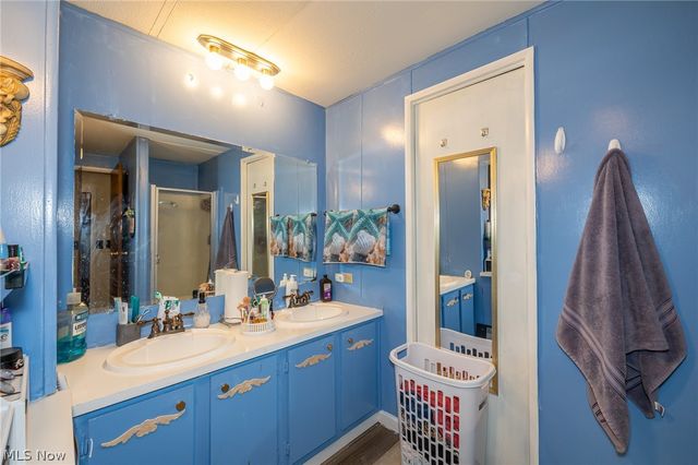 49 Patio Lane, Olmsted Twp, OH 44138