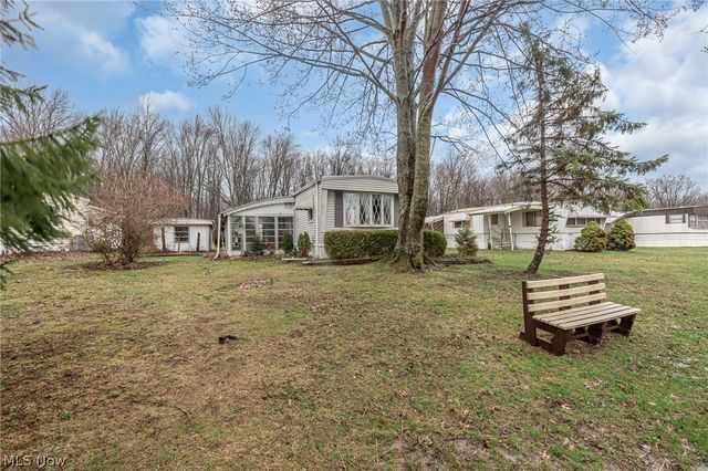 49 Patio Lane, Olmsted Twp, OH 44138