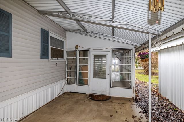 49 Patio Lane, Olmsted Twp, OH 44138