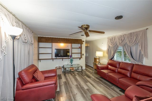 49 Patio Lane, Olmsted Twp, OH 44138