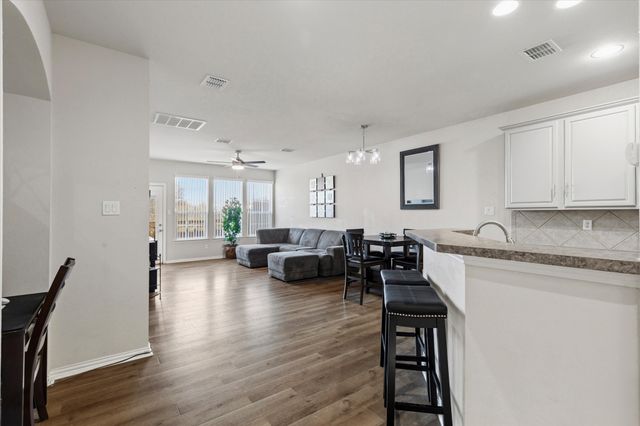 1857 Brookview Drive, Carrollton, TX 75007