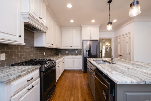 2 Hyde Court, Little Rock, AR 72212