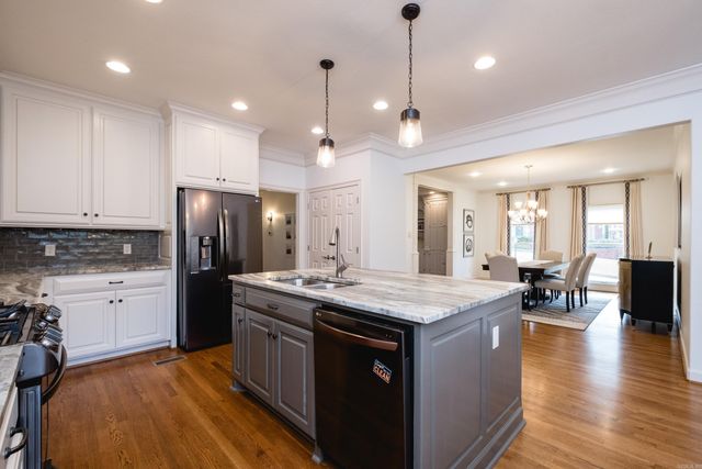 2 Hyde Court, Little Rock, AR 72212