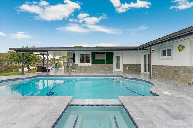 2810 SW 123rd Ct, Miami, FL 33175