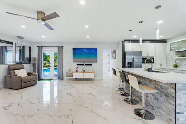 2810 SW 123rd Ct, Miami, FL 33175