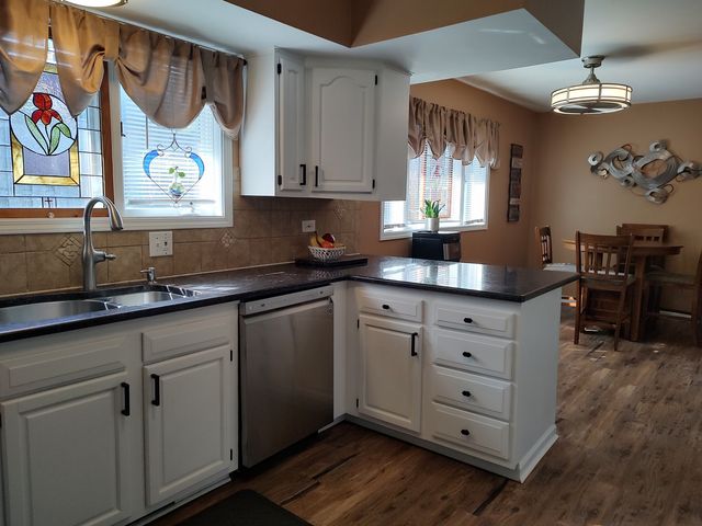 834 Shawnee Trail, Lake In The Hills, IL 60156