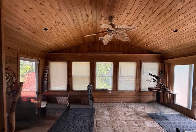 834 Shawnee Trail, Lake In The Hills, IL 60156
