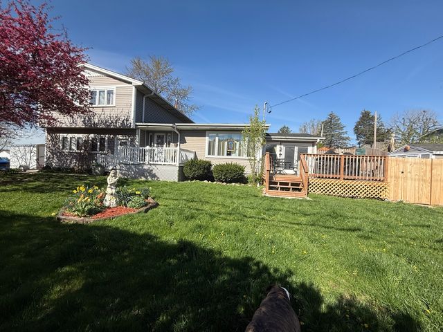 834 Shawnee Trail, Lake In The Hills, IL 60156