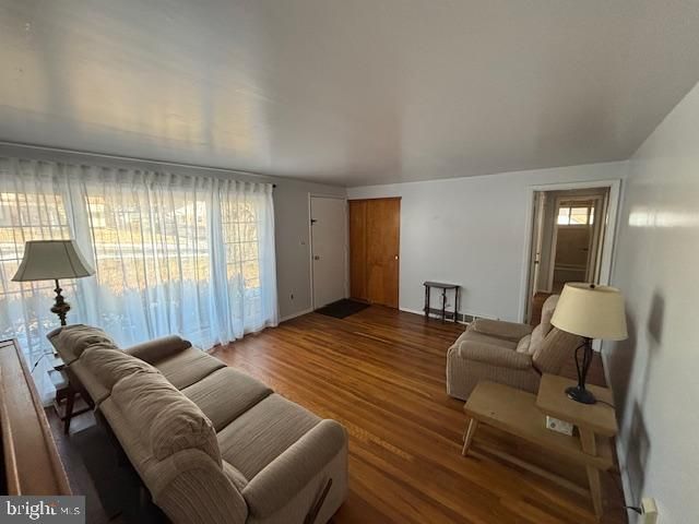 2213 S LEE LN, Aston, PA 19014