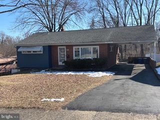 2213 S LEE LN, Aston, PA 19014