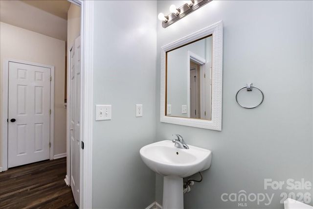 224 Azteca Drive, Matthews, NC 28104