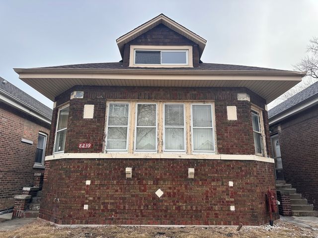 8239 S Kenwood Avenue, Chicago, IL 60619