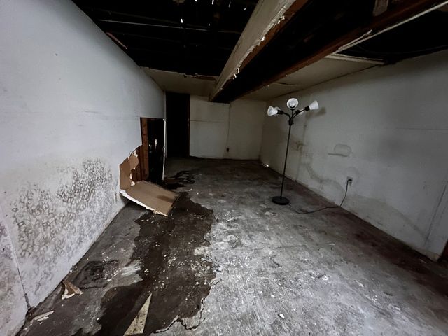 8239 S Kenwood Avenue, Chicago, IL 60619