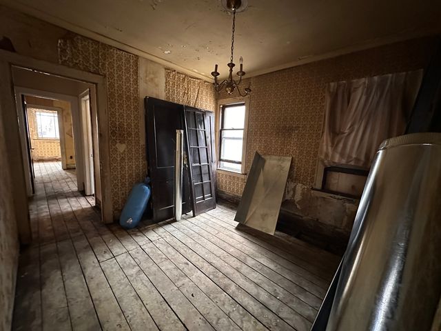 8239 S Kenwood Avenue, Chicago, IL 60619