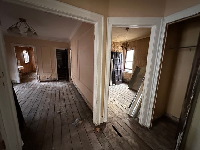 8239 S Kenwood Avenue, Chicago, IL 60619