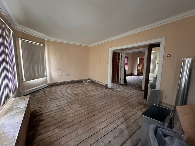 8239 S Kenwood Avenue, Chicago, IL 60619