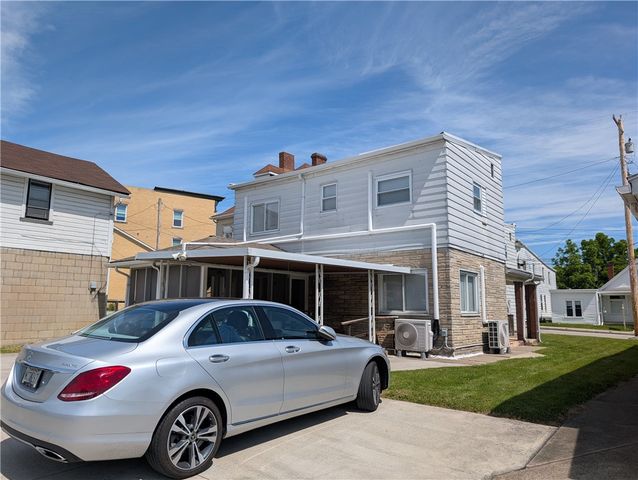 207 Depot St, Youngwood, PA 15697