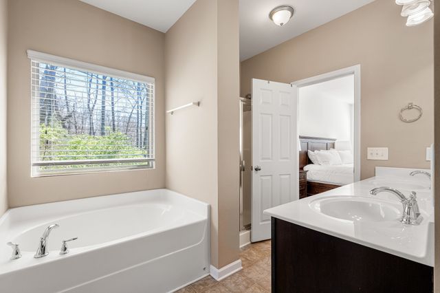 6520 Sunnywood Dr, Nashville, TN 37211