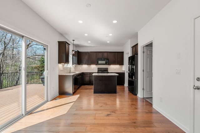 6520 Sunnywood Dr, Nashville, TN 37211